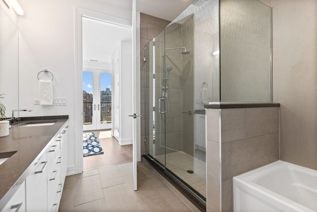 434 W Melrose Street 601, Chicago, IL 60657