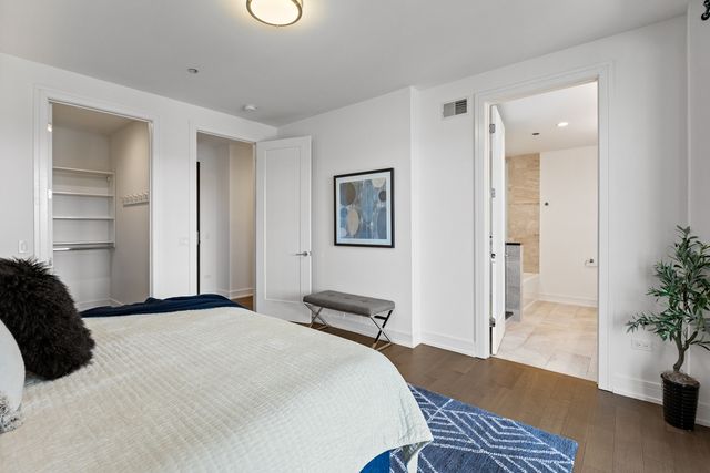 434 W Melrose Street 601, Chicago, IL 60657