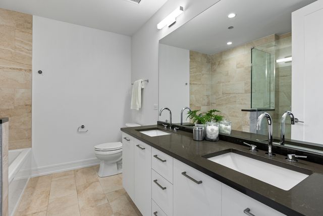 434 W Melrose Street 601, Chicago, IL 60657