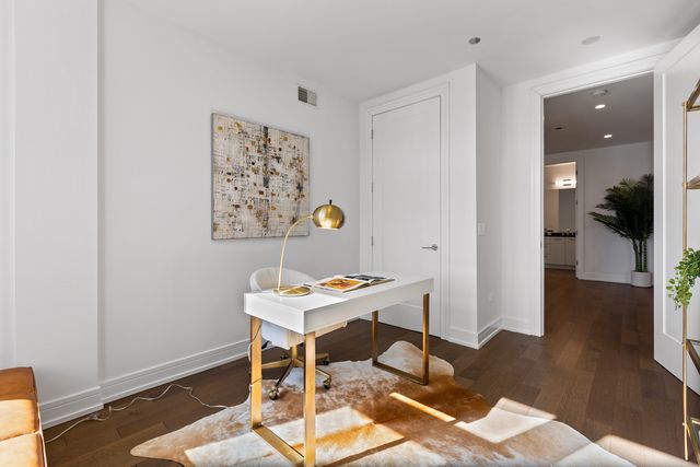 434 W Melrose Street 601, Chicago, IL 60657