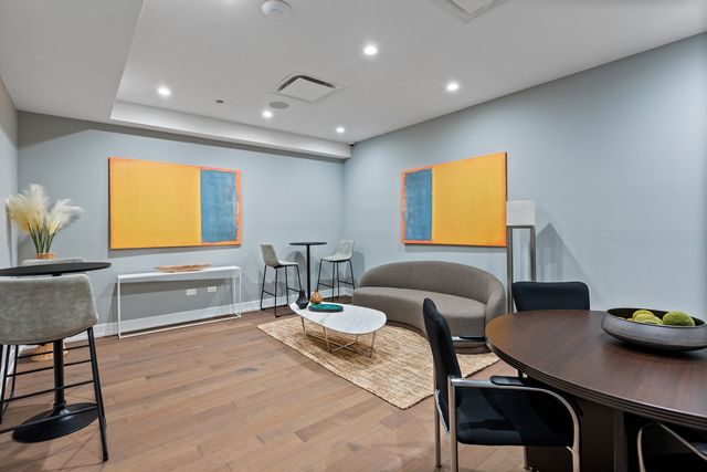 434 W Melrose Street 601, Chicago, IL 60657