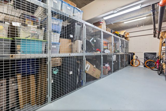 434 W Melrose Street 601, Chicago, IL 60657