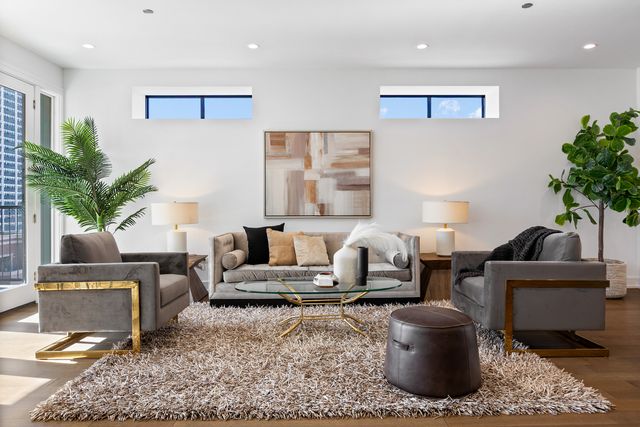 434 W Melrose Street 601, Chicago, IL 60657