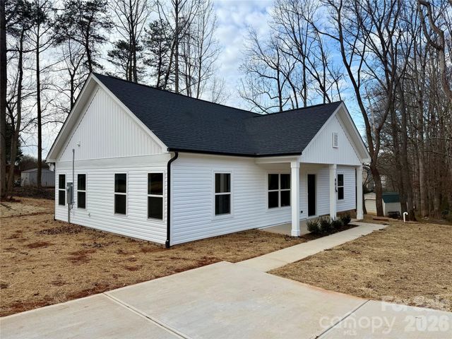 803 W 1st Street, Newton, NC 28658