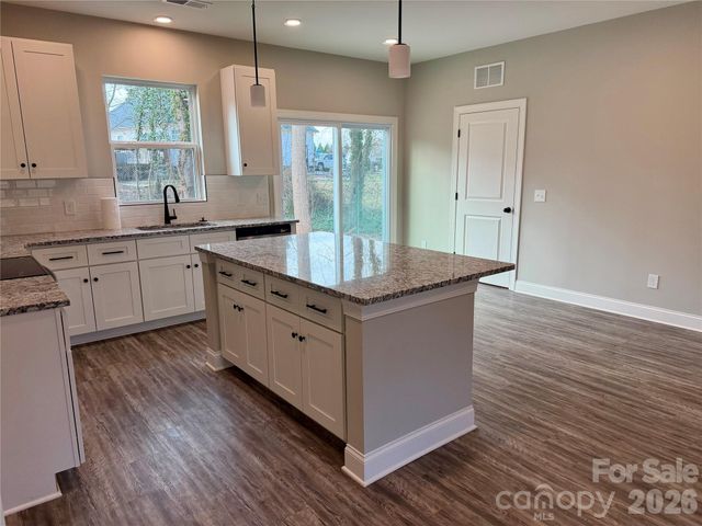 803 W 1st Street, Newton, NC 28658