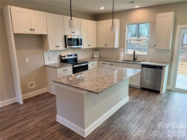 803 W 1st Street, Newton, NC 28658