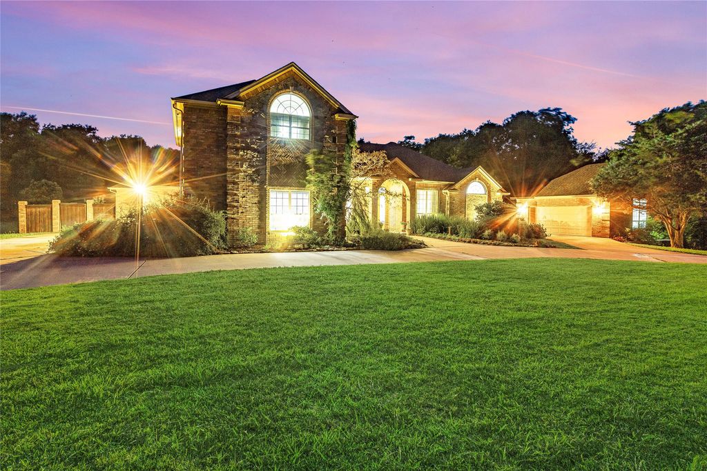 1991 Saint Andrews Drive, Red Oak, TX 75154