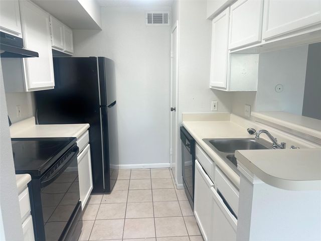 2120 El Paseo Street 1301, Houston, TX 77054