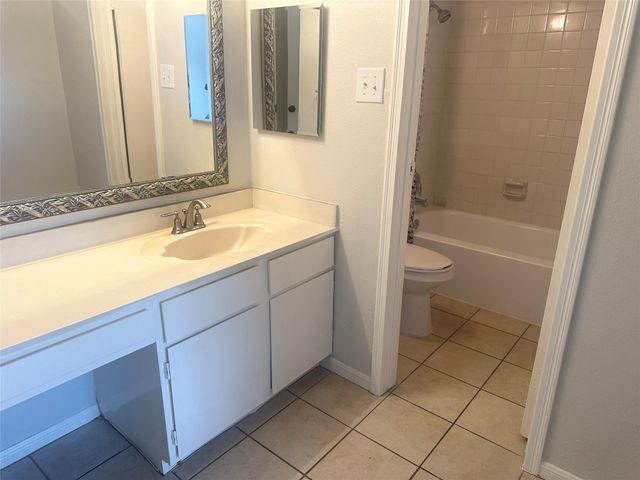 2120 El Paseo Street 1301, Houston, TX 77054