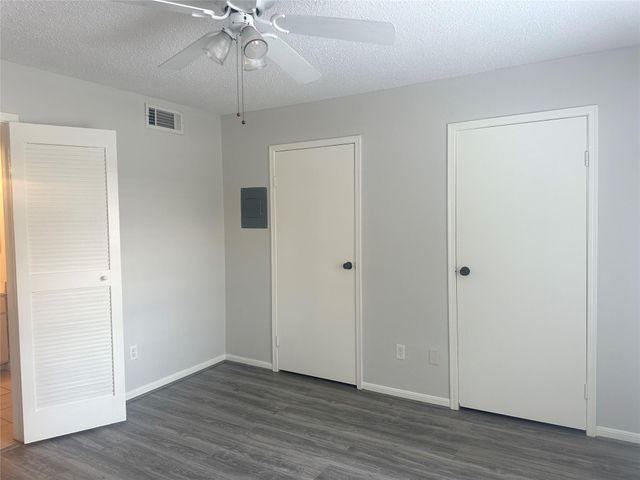 2120 El Paseo Street 1301, Houston, TX 77054