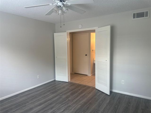 2120 El Paseo Street 1301, Houston, TX 77054