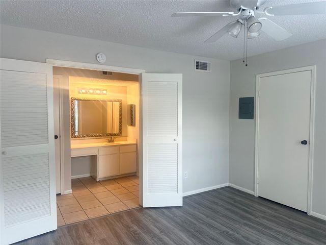 2120 El Paseo Street 1301, Houston, TX 77054