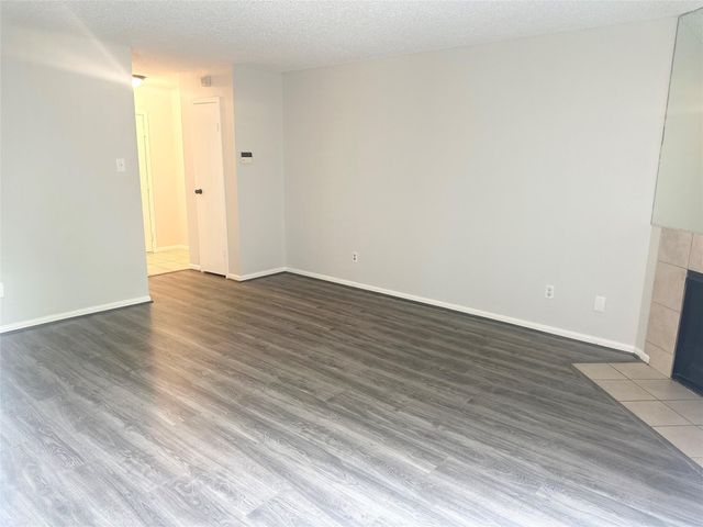 2120 El Paseo Street 1301, Houston, TX 77054