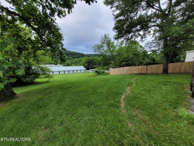 2904 Greenway Drive, Knoxville, TN 37918
