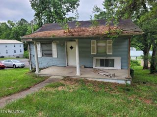 2904 Greenway Drive, Knoxville, TN 37918