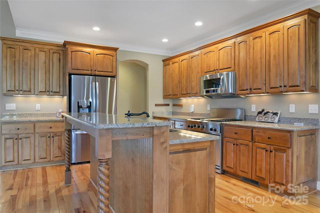 886 Soquili Drive, Brevard, NC 28712