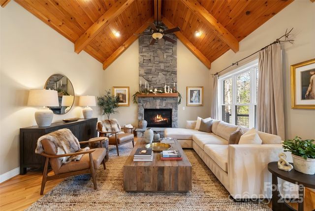 886 Soquili Drive, Brevard, NC 28712