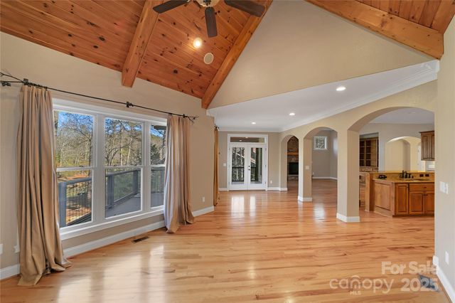 886 Soquili Drive, Brevard, NC 28712