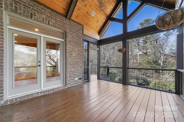 886 Soquili Drive, Brevard, NC 28712