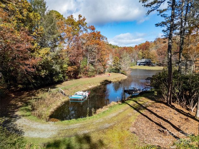 886 Soquili Drive, Brevard, NC 28712
