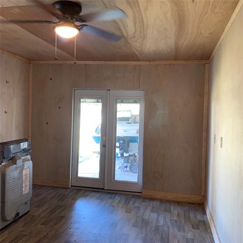 31 Crestmont Street, Point Blank, TX 77364