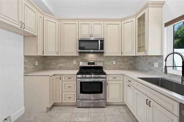 16507 San Fernando Mission Boulevard, Granada Hills, CA 91344