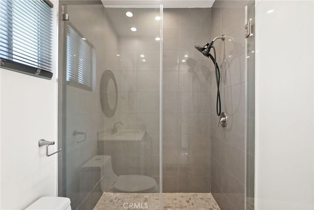 16507 San Fernando Mission Boulevard, Granada Hills, CA 91344