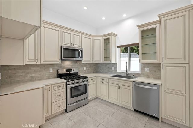16507 San Fernando Mission Boulevard, Granada Hills, CA 91344