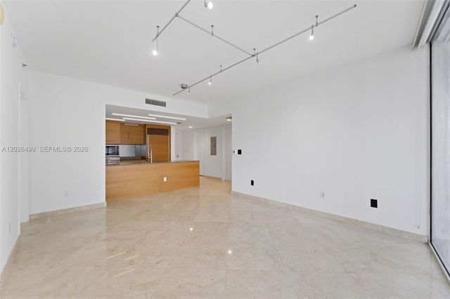 475 Brickell Ave 3513, Miami, FL 33131