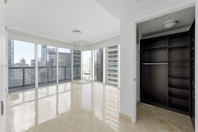 475 Brickell Ave 3513, Miami, FL 33131