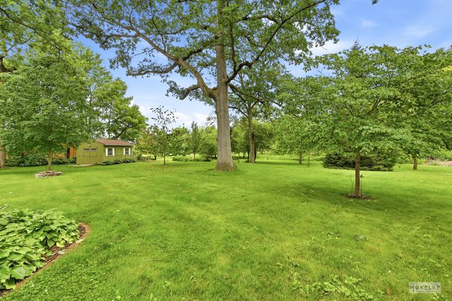 3S830 Thornapple Tree Road, Sugar Grove, IL 60554