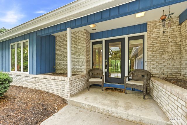 3S830 Thornapple Tree Road, Sugar Grove, IL 60554