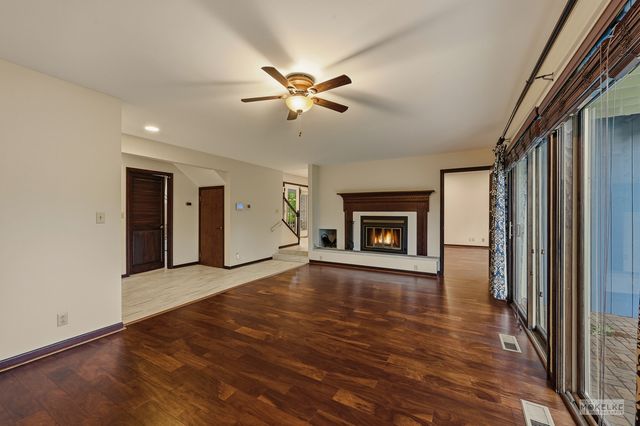 3S830 Thornapple Tree Road, Sugar Grove, IL 60554
