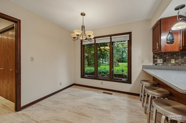 3S830 Thornapple Tree Road, Sugar Grove, IL 60554