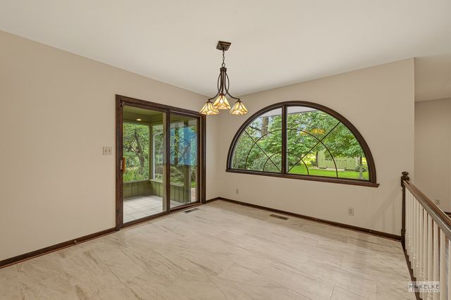 3S830 Thornapple Tree Road, Sugar Grove, IL 60554