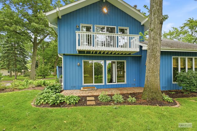 3S830 Thornapple Tree Road, Sugar Grove, IL 60554