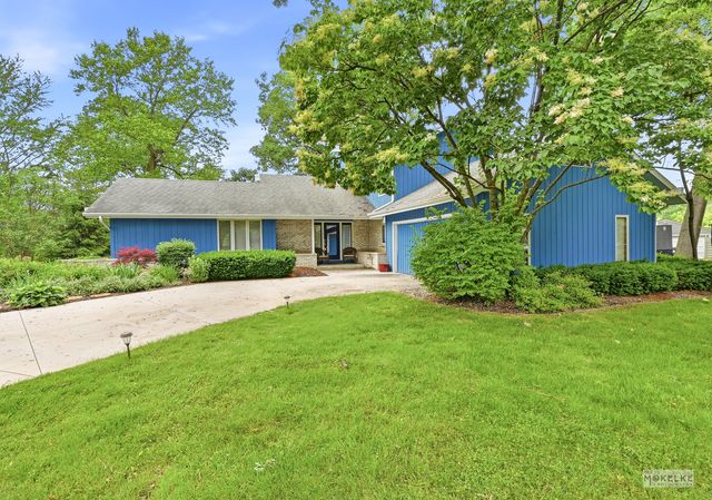 3S830 Thornapple Tree Road, Sugar Grove, IL 60554