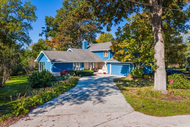 3S830 Thornapple Tree Road, Sugar Grove, IL 60554