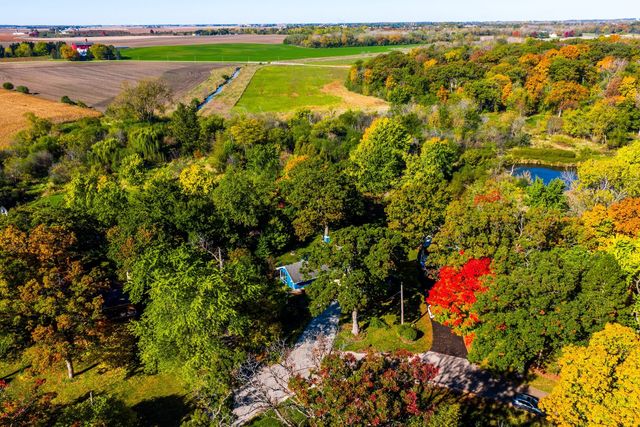3S830 Thornapple Tree Road, Sugar Grove, IL 60554