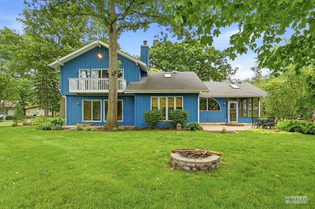3S830 Thornapple Tree Road, Sugar Grove, IL 60554