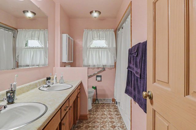 305 W 35th Avenue, Griffith, IN 46319