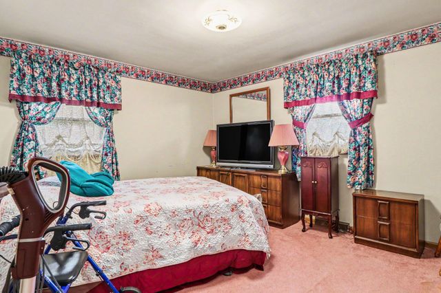 305 W 35th Avenue, Griffith, IN 46319