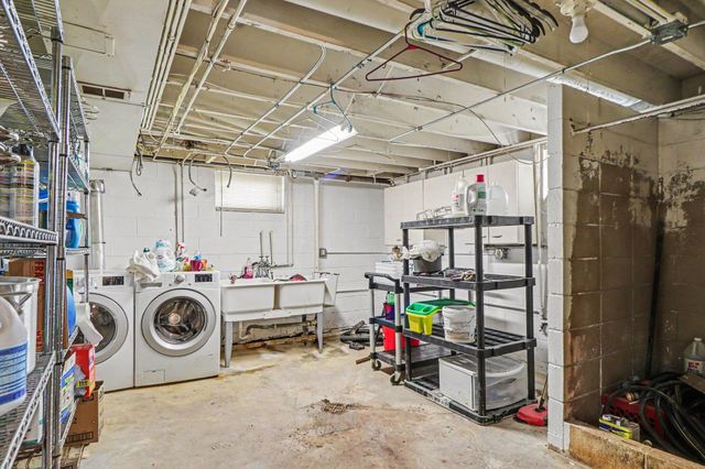 305 W 35th Avenue, Griffith, IN 46319