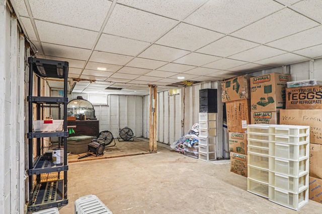 305 W 35th Avenue, Griffith, IN 46319