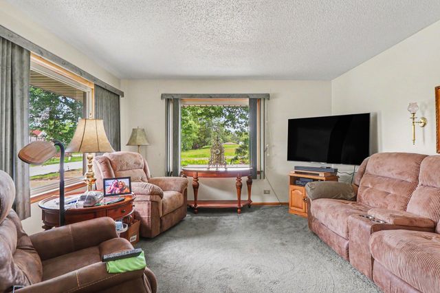 305 W 35th Avenue, Griffith, IN 46319