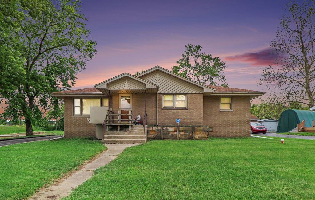 305 W 35th Avenue, Griffith, IN 46319