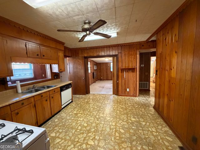 421 Cedar Avenue SW, Rome, GA 30161