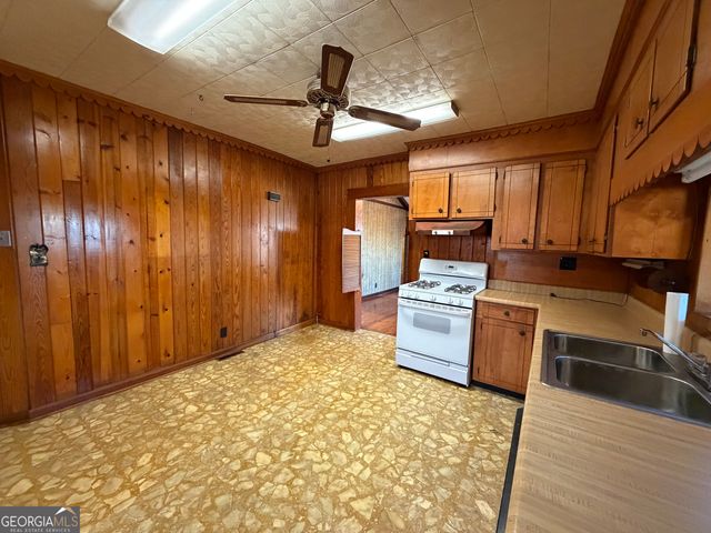 421 Cedar Avenue SW, Rome, GA 30161