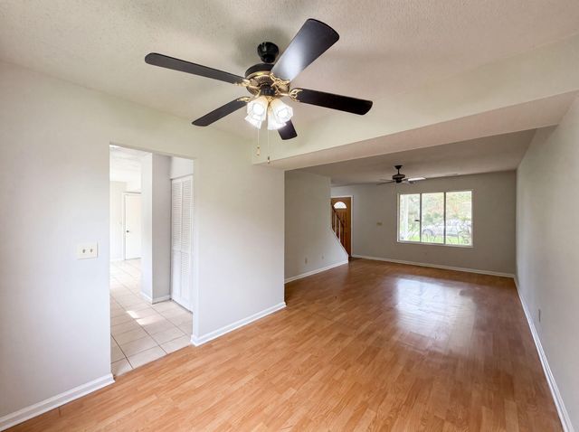 6786 Moss Court, North Charleston, SC 29418