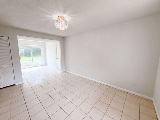 6786 Moss Court, North Charleston, SC 29418
